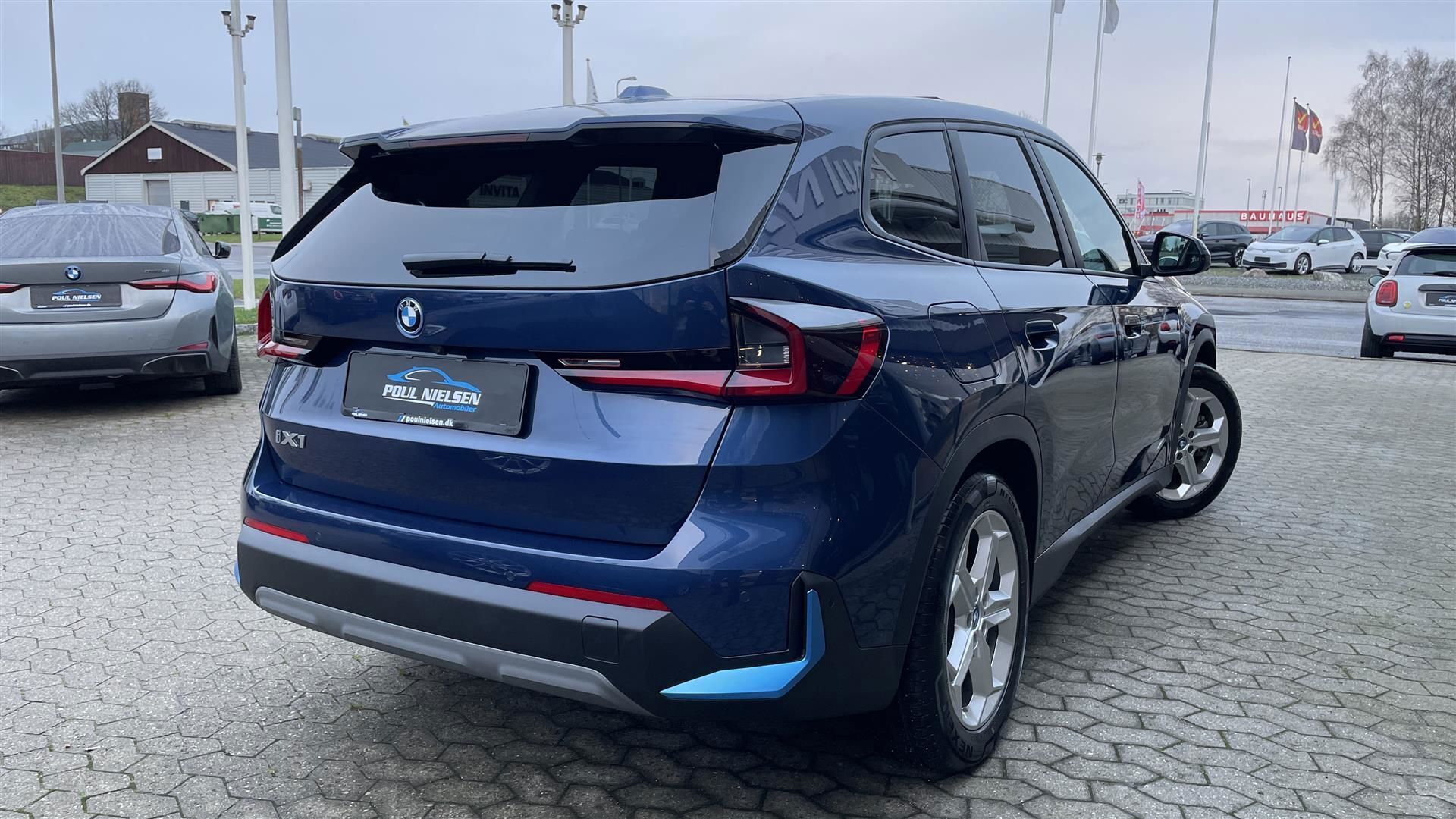 BMW iX1
