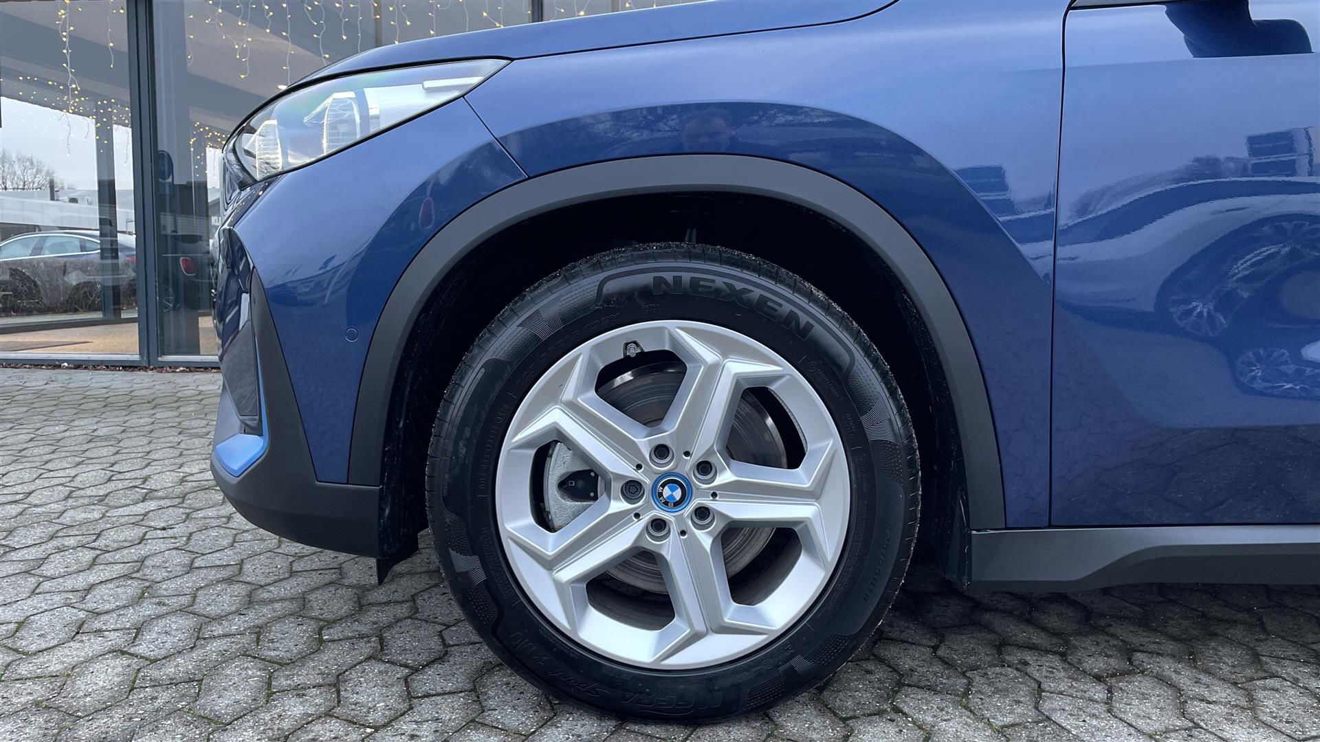 BMW iX1
