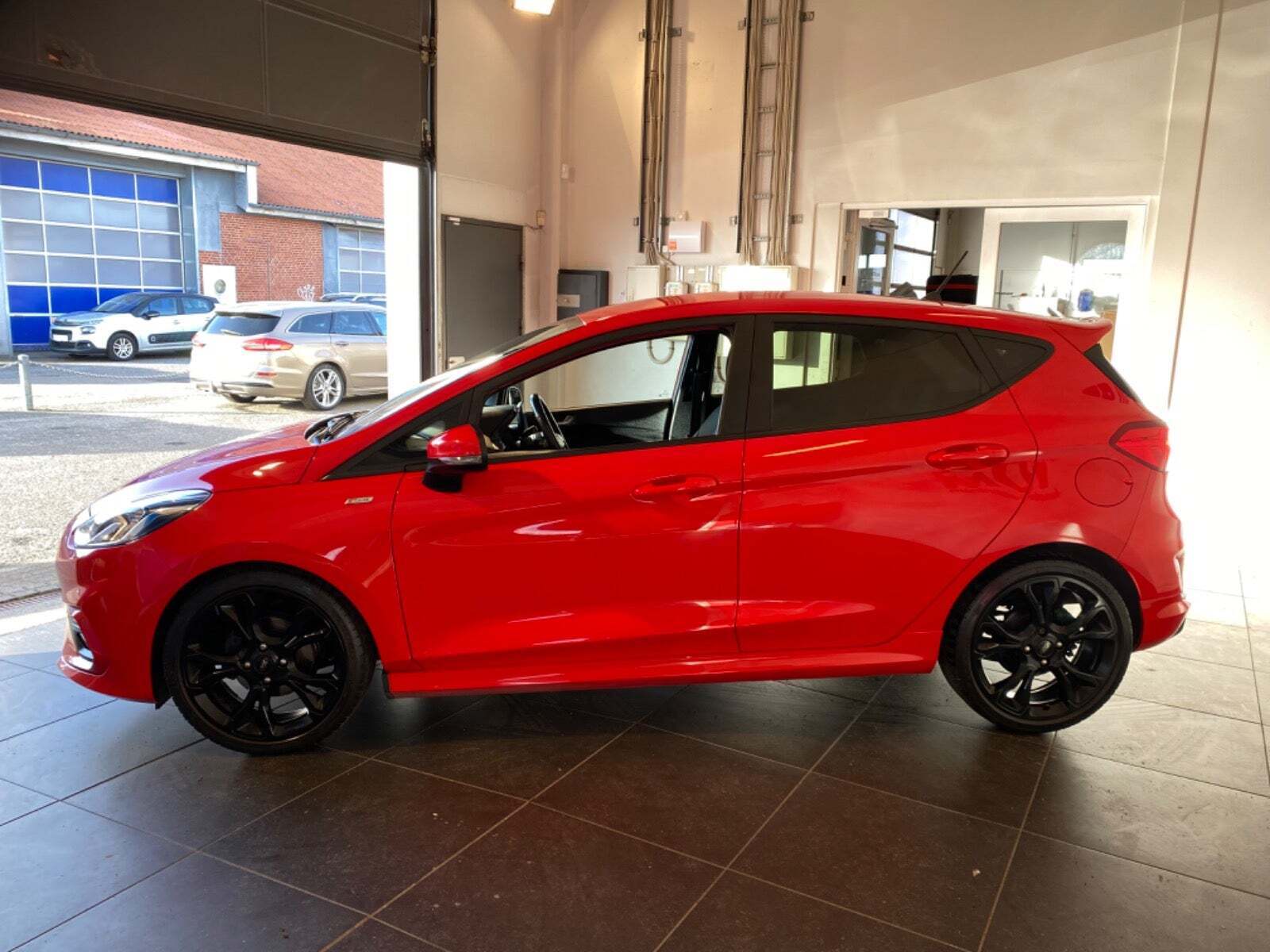 Rød Ford Fiesta fra 2018