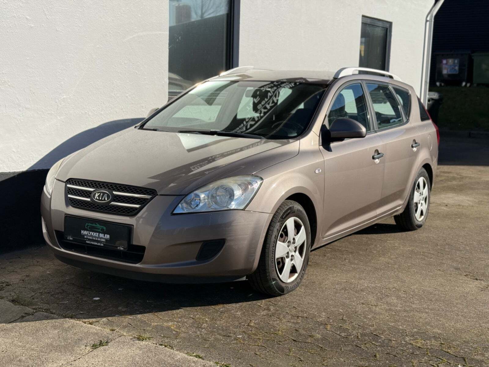 undefined Kia Ceed fra 2008 set udefra