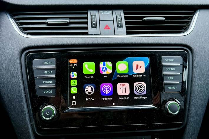 Sort Skoda Octavia fra 2015