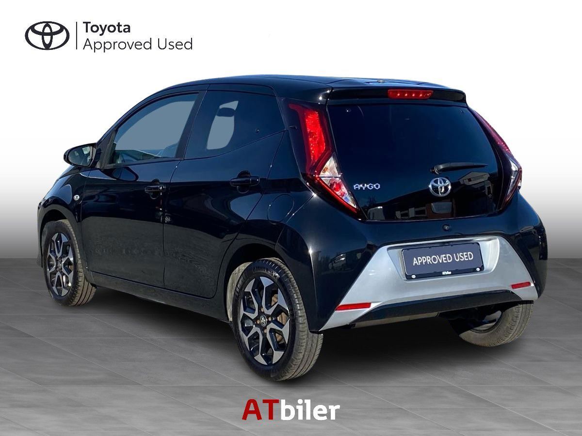 Sort Toyota Aygo fra 2021