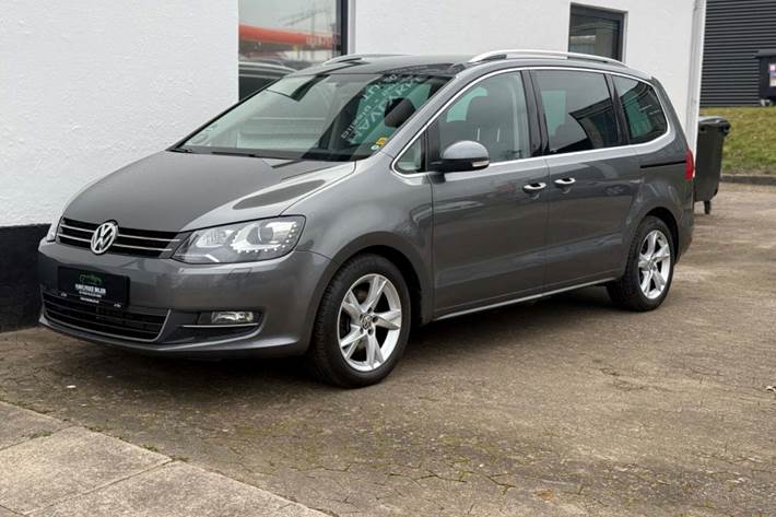 Sort VW Sharan fra 2011 set udefra