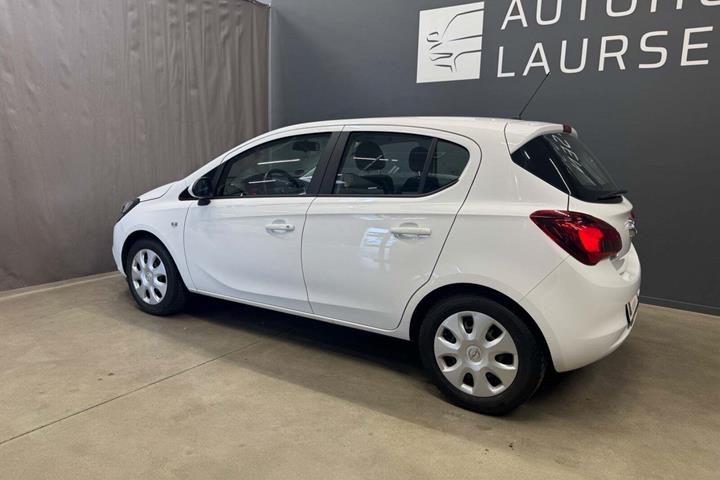 Hvid Opel Corsa fra 2017