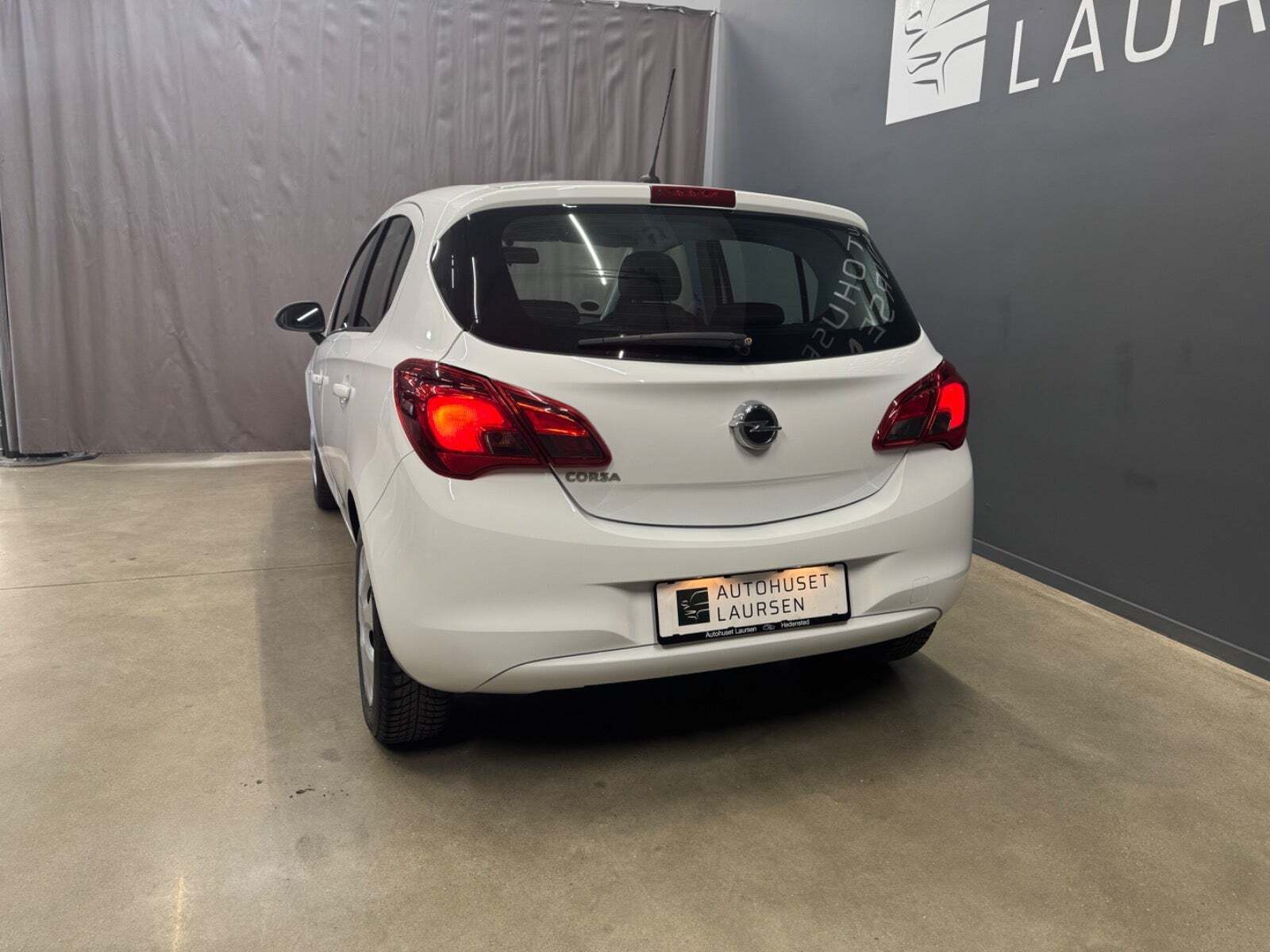 Hvid Opel Corsa fra 2017