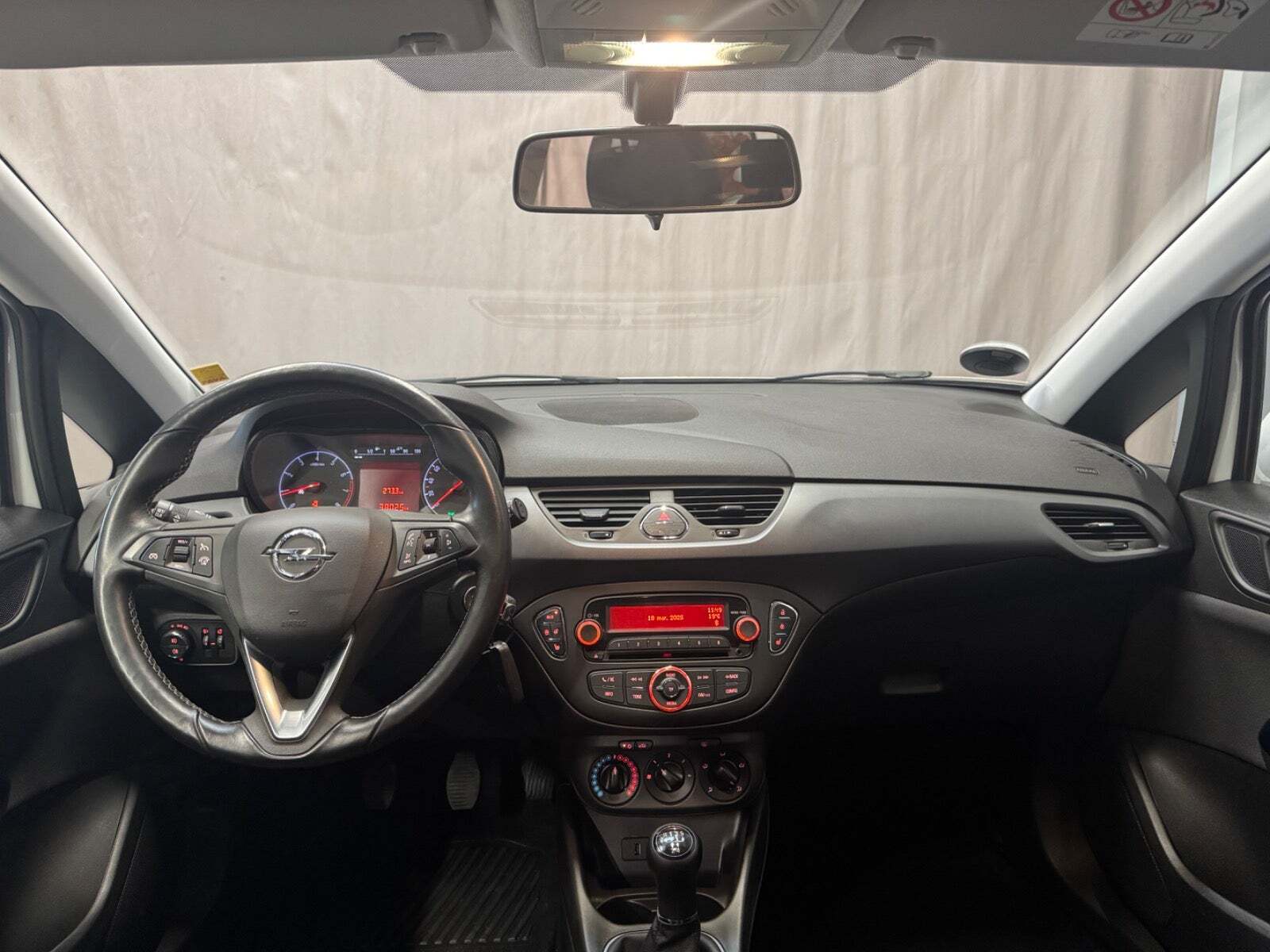 Hvid Opel Corsa fra 2017