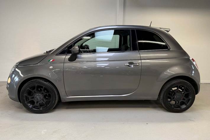 Grå Fiat 500 fra 2014