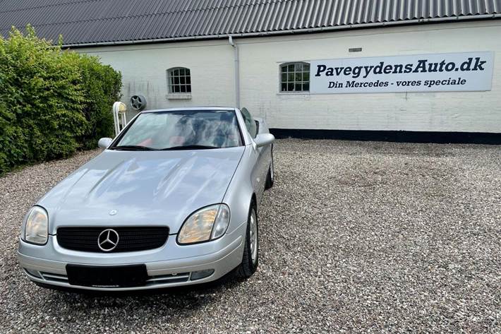 undefined Mercedes SLK230 fra 1996 set udefra