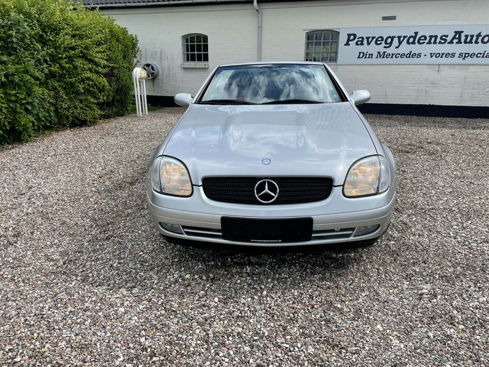 undefined Mercedes SLK230 fra 1996 set udefra