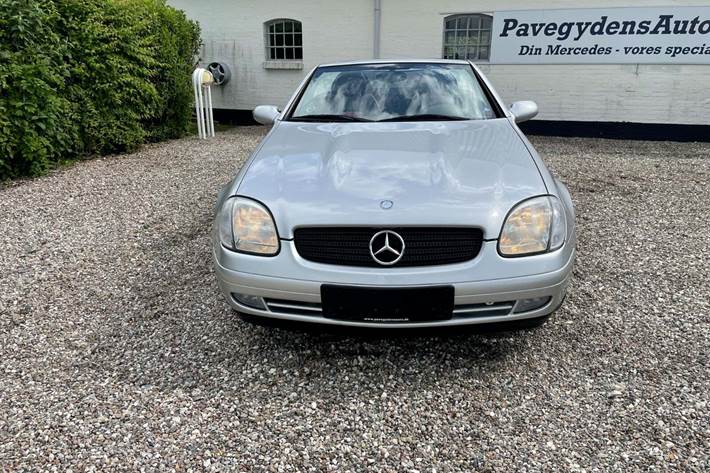 undefined Mercedes SLK230 fra 1996 set udefra