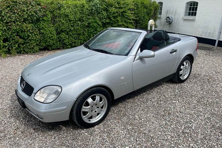 undefined Mercedes SLK230 fra 1996 set udefra