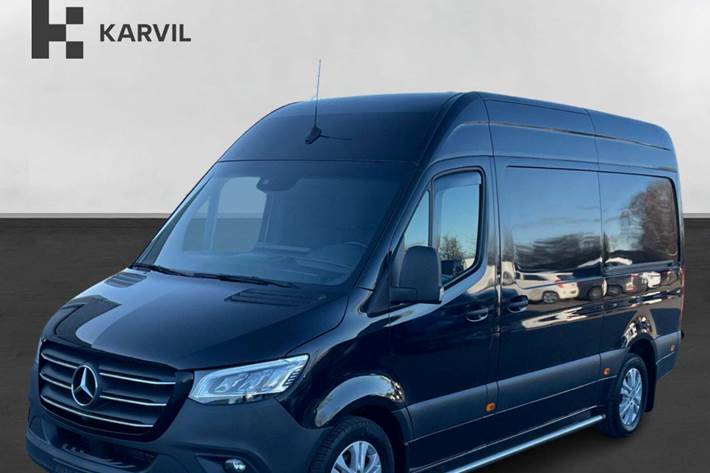 Beige Mercedes Sprinter 319 fra 2021