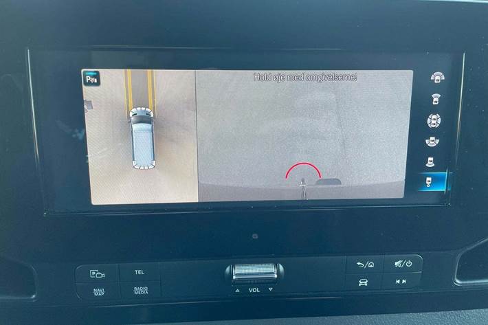 Beige Mercedes Sprinter 319 fra 2021