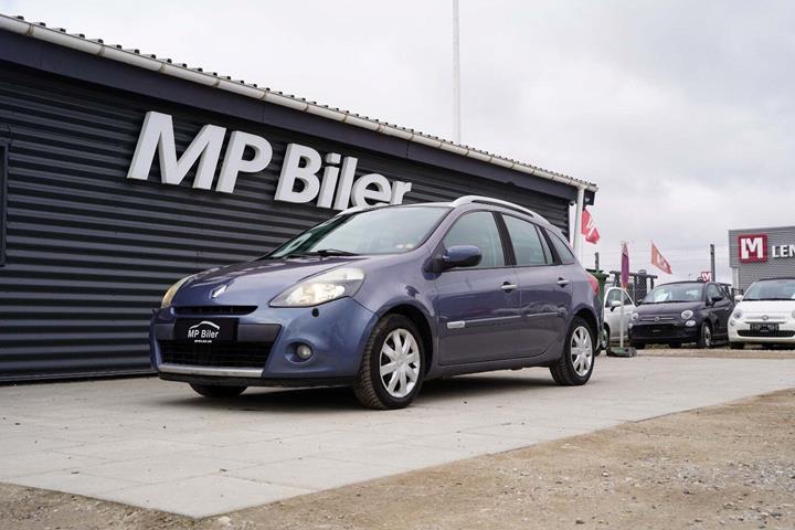 Grå Renault Clio III fra 2012 set udefra