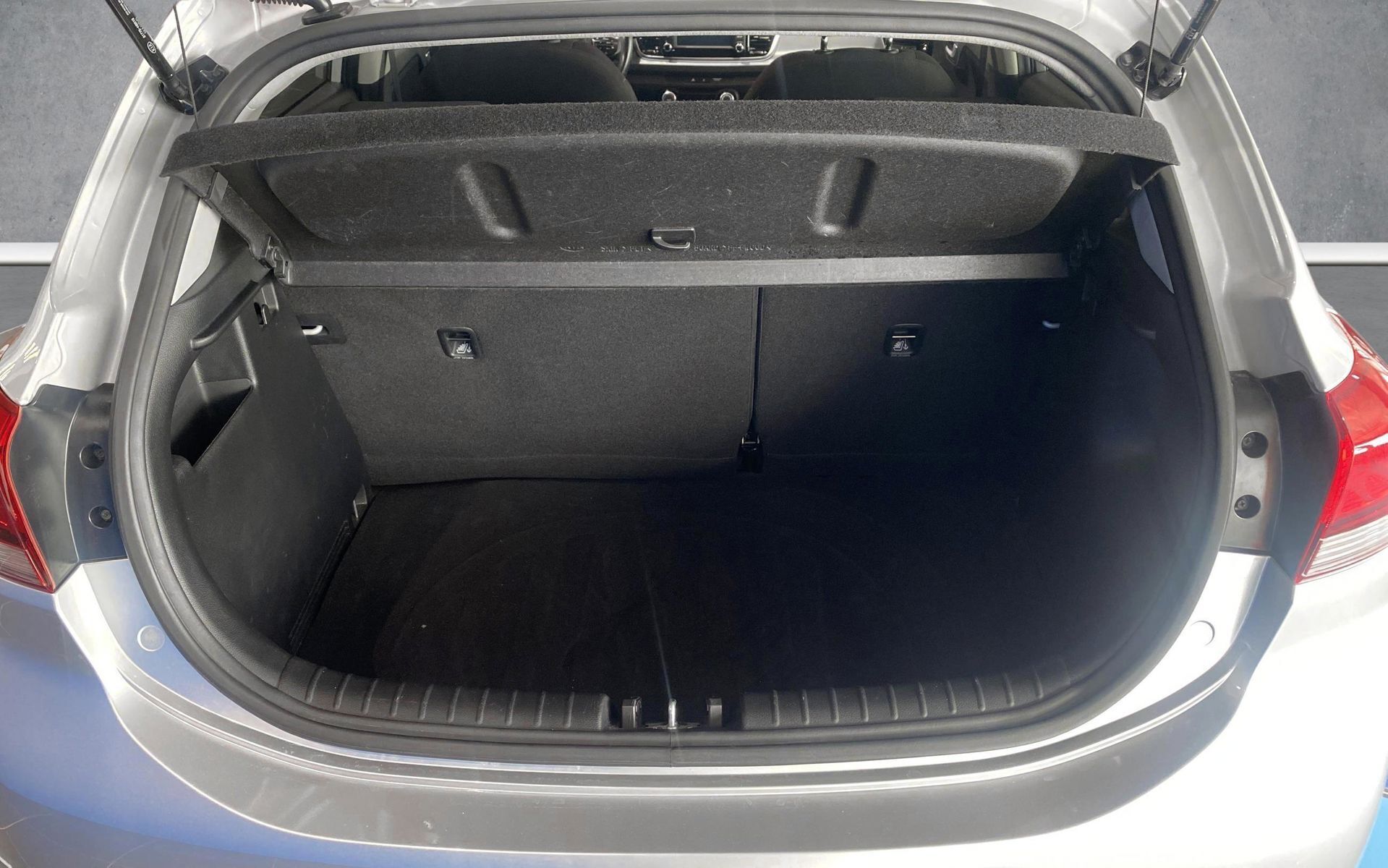 Sølv Kia Rio fra 2019