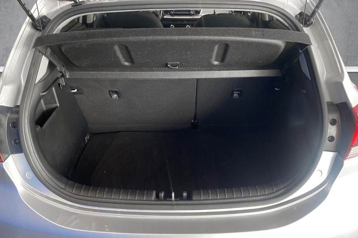 Sølv Kia Rio fra 2019