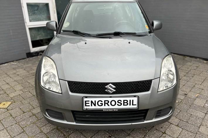 Grå Suzuki Swift fra 2007