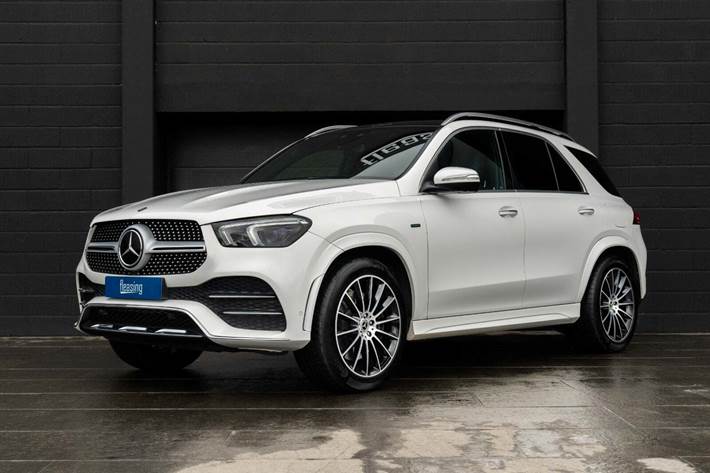 Hvid Mercedes GLE350 de fra 2022 set udefra