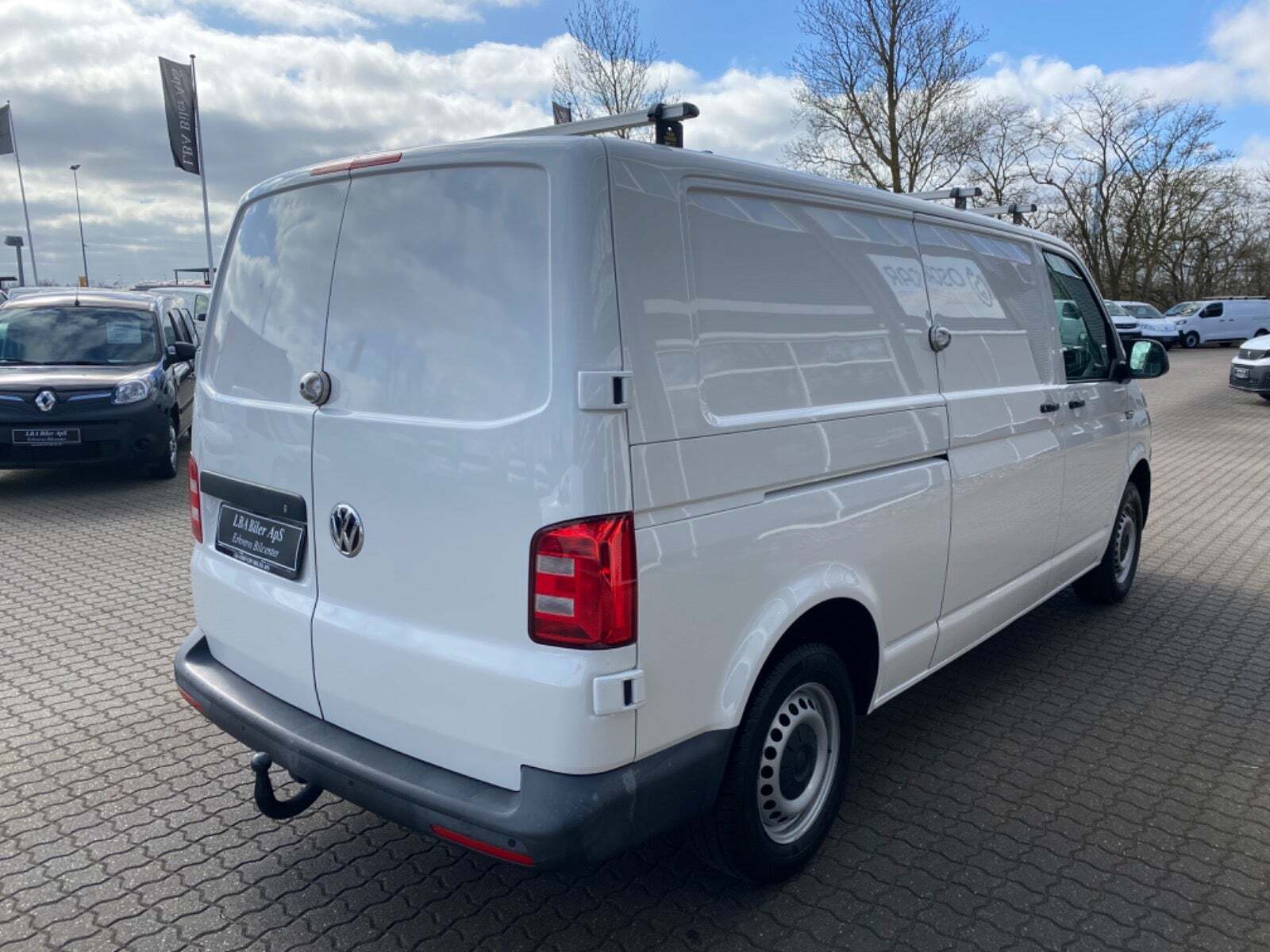 Hvid VW Transporter fra 2019