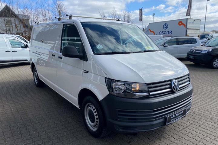 Hvid VW Transporter fra 2019