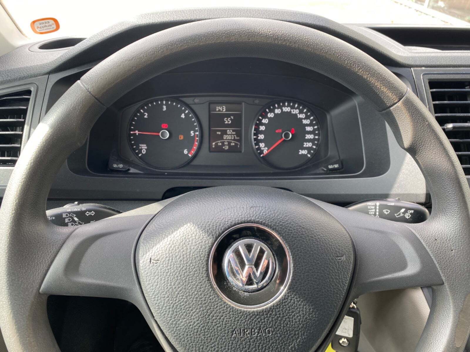 VW Transporter 2,0 TDi 102 Kassevogn lang