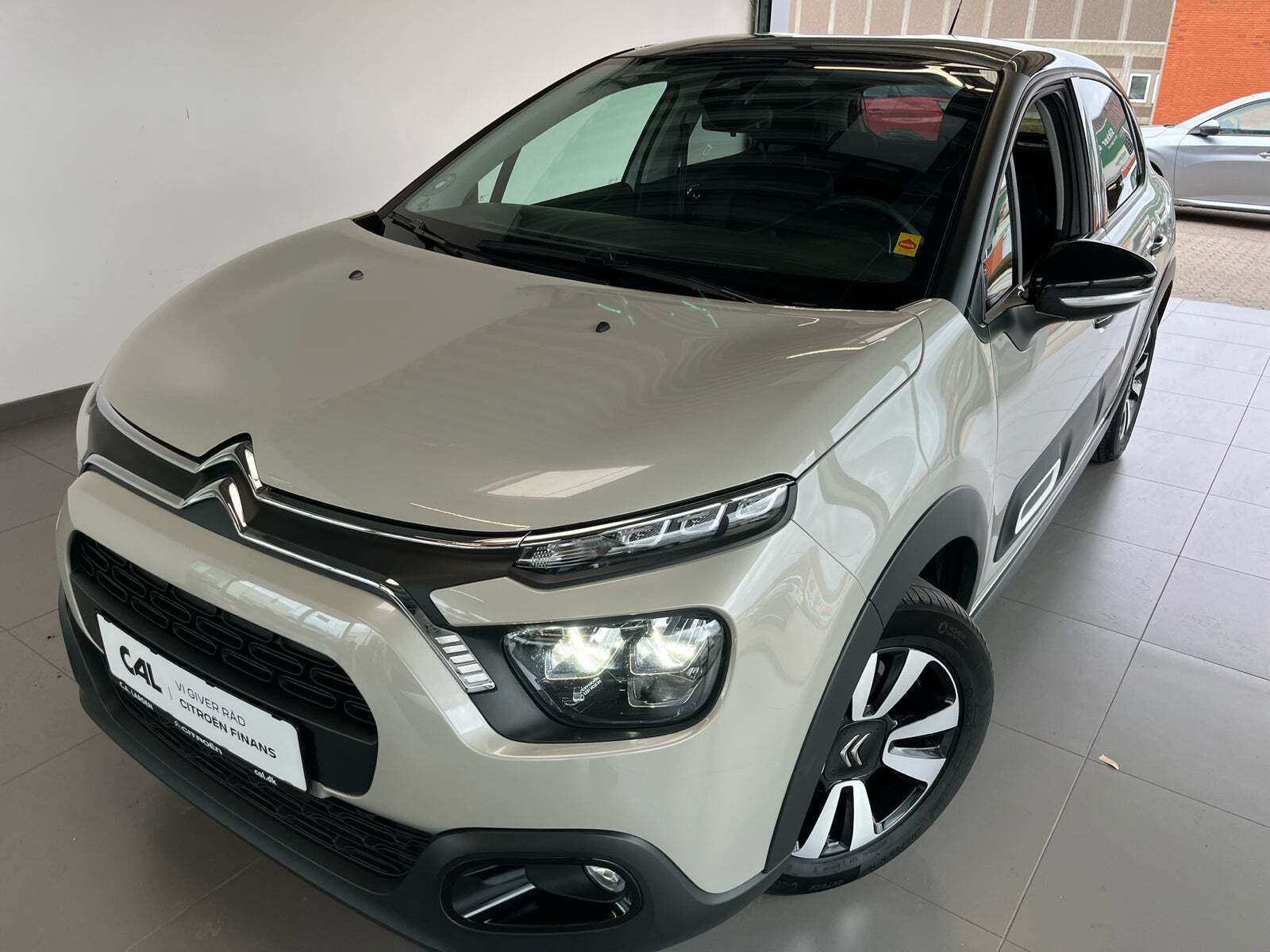 Beige Citroën C3 fra 2023