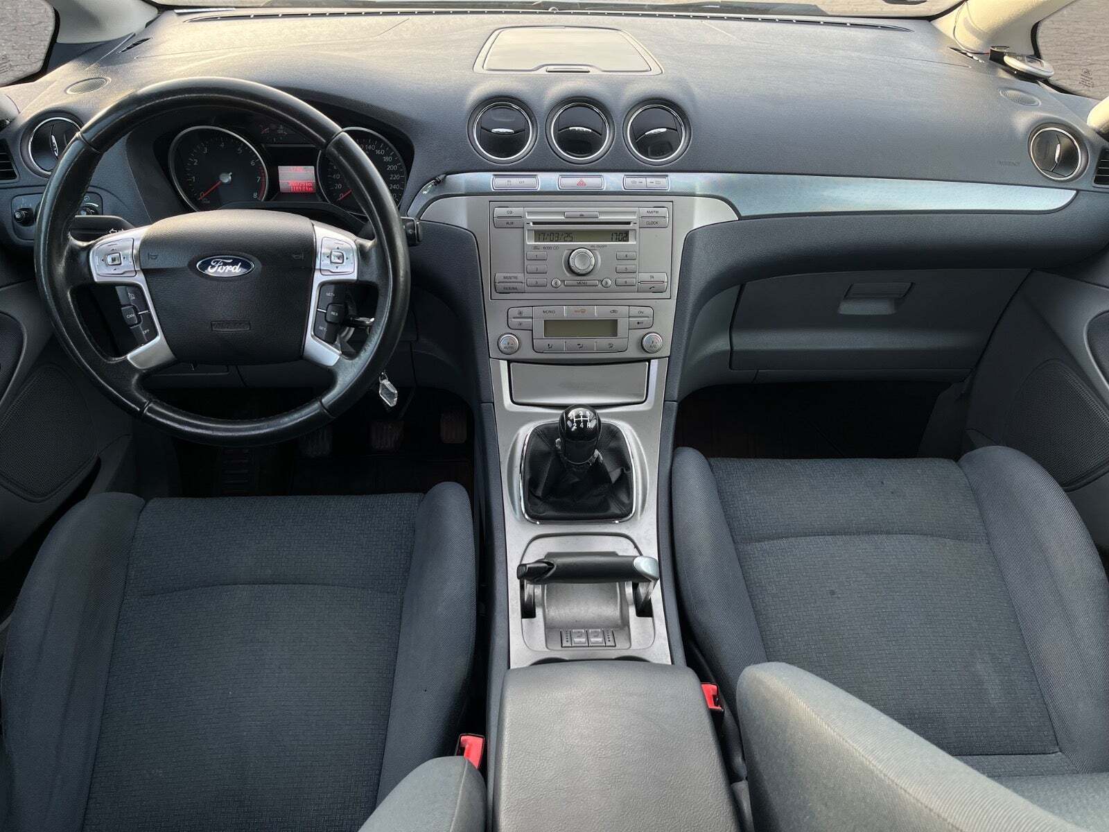 Sølv Ford S-MAX fra 2007