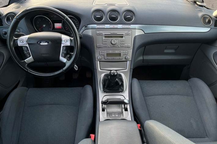 Sølv Ford S-MAX fra 2007