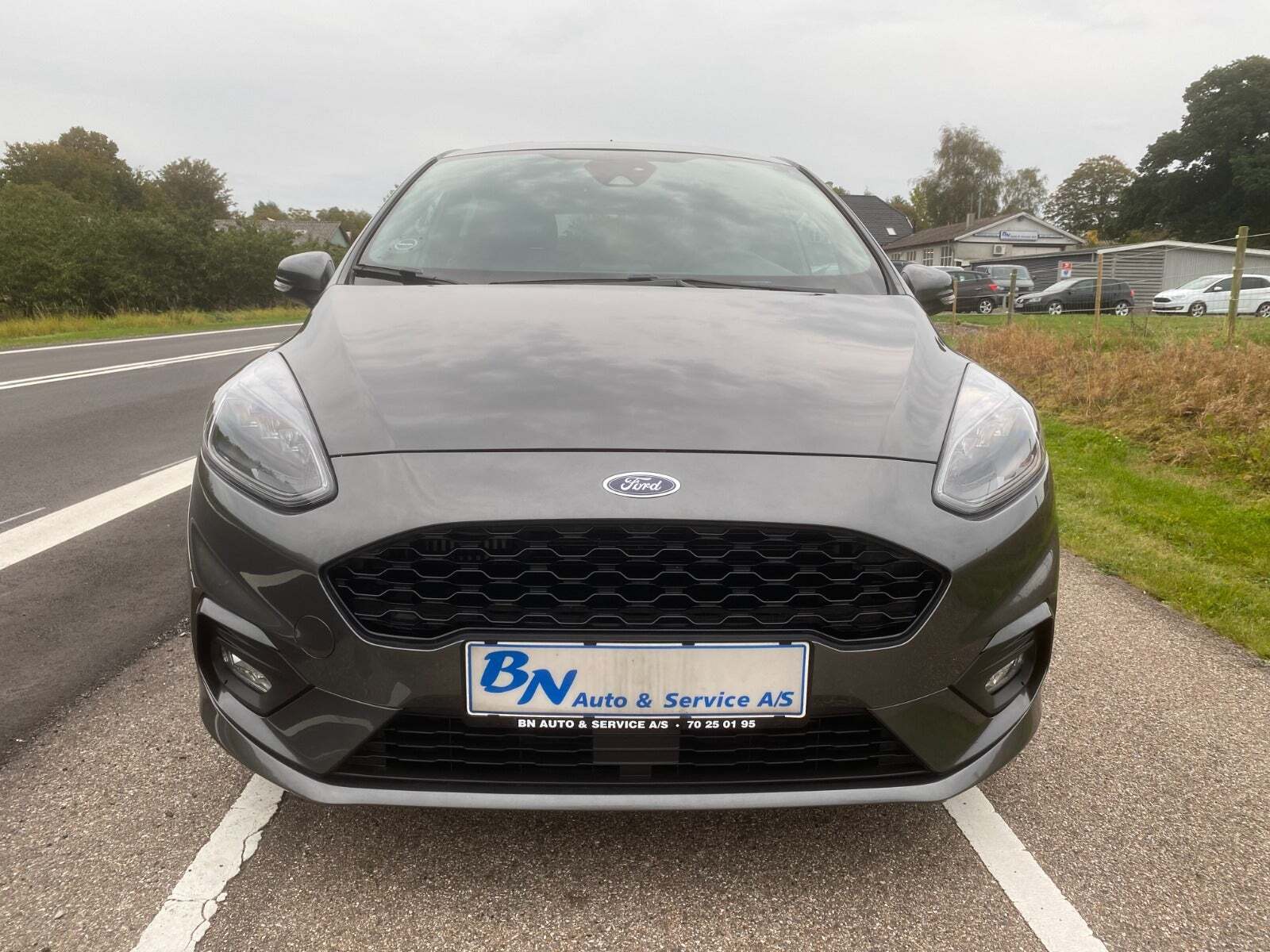 Grå Ford Fiesta fra 2021