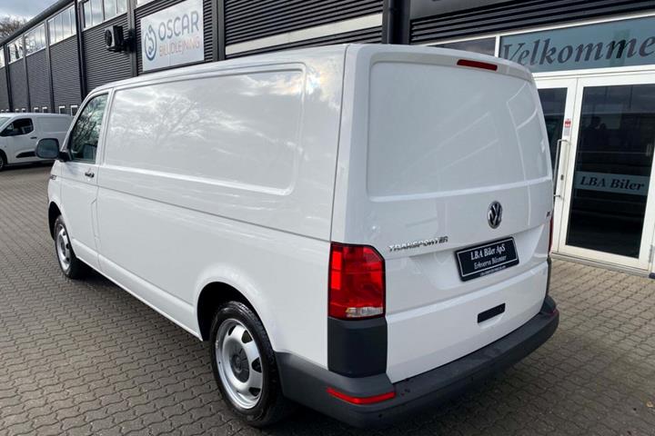 Hvid VW e-Transporter fra 2021