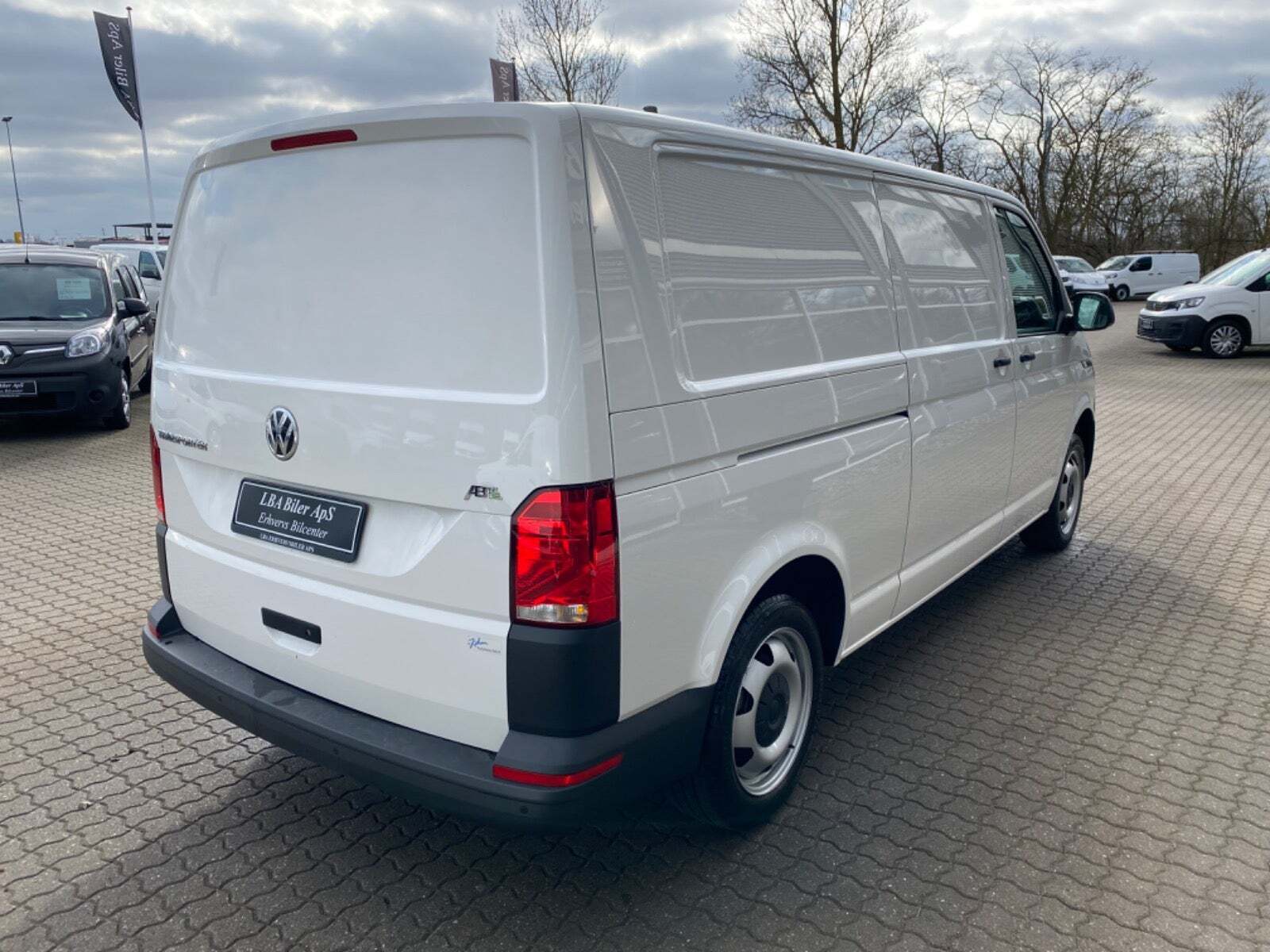 Hvid VW e-Transporter fra 2021
