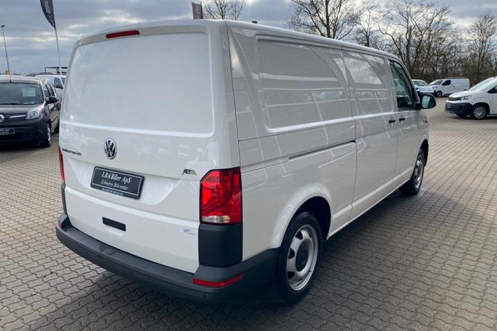 Hvid VW e-Transporter fra 2021