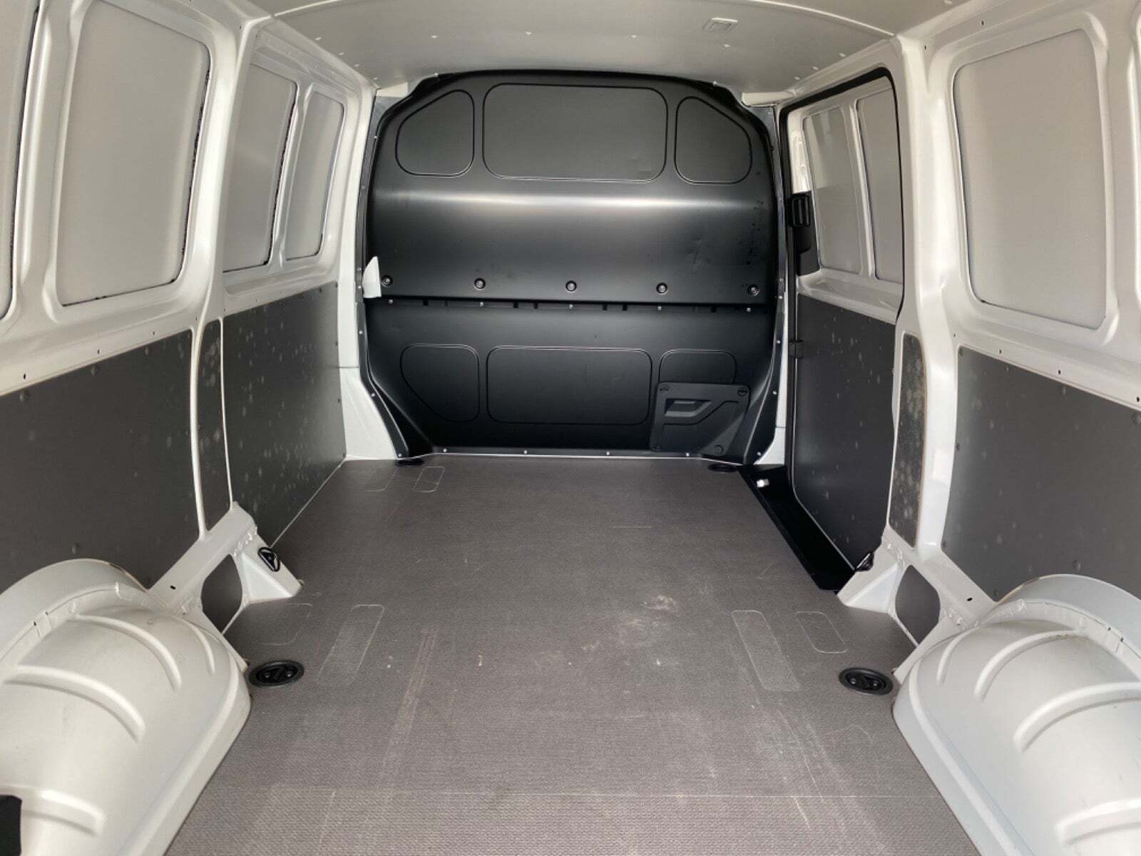 Hvid VW e-Transporter fra 2021