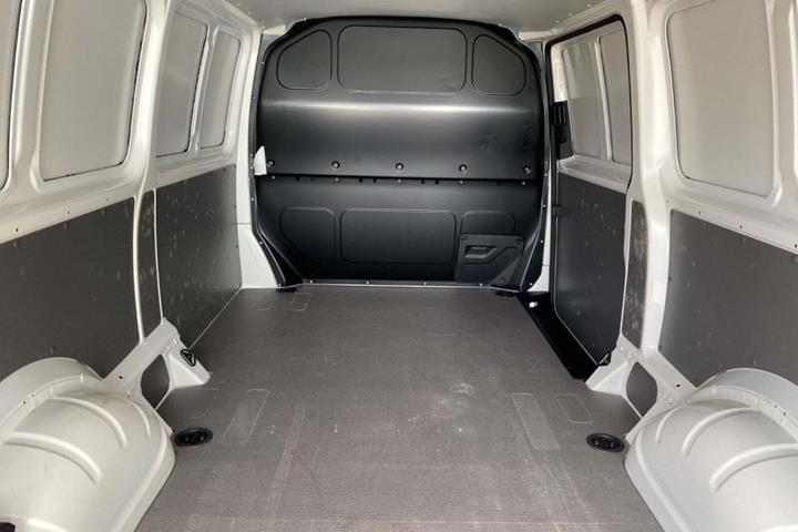 Hvid VW e-Transporter fra 2021