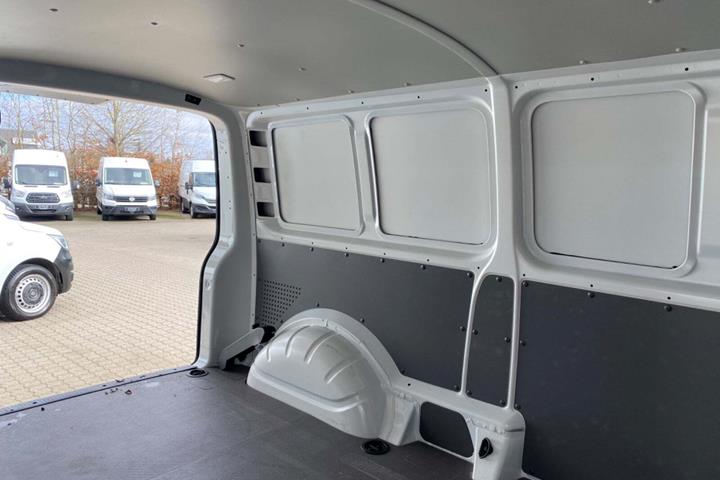 Hvid VW e-Transporter fra 2021