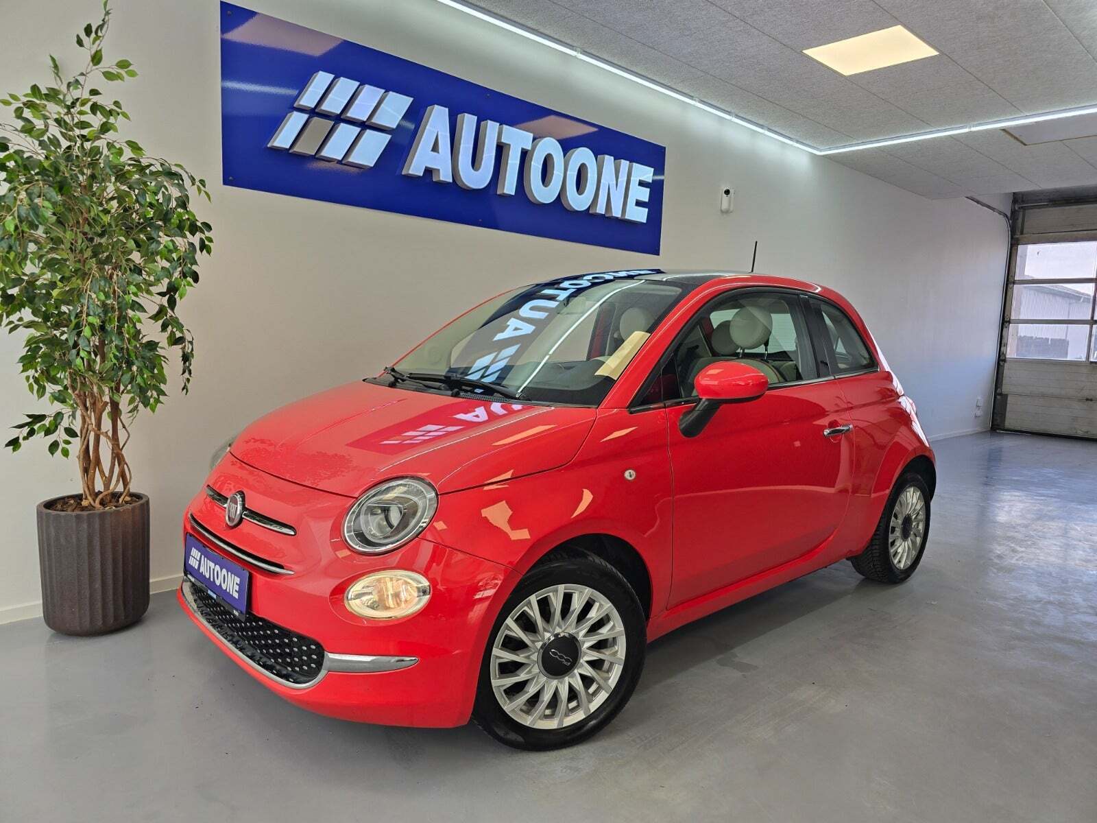 Rød Fiat 500 fra 2015