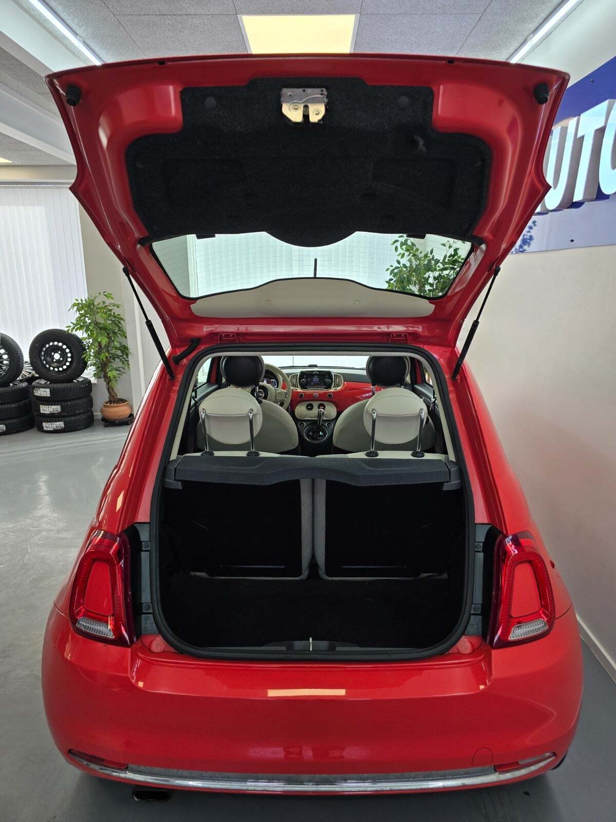 Rød Fiat 500 fra 2015