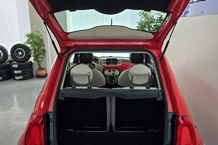 Rød Fiat 500 fra 2015
