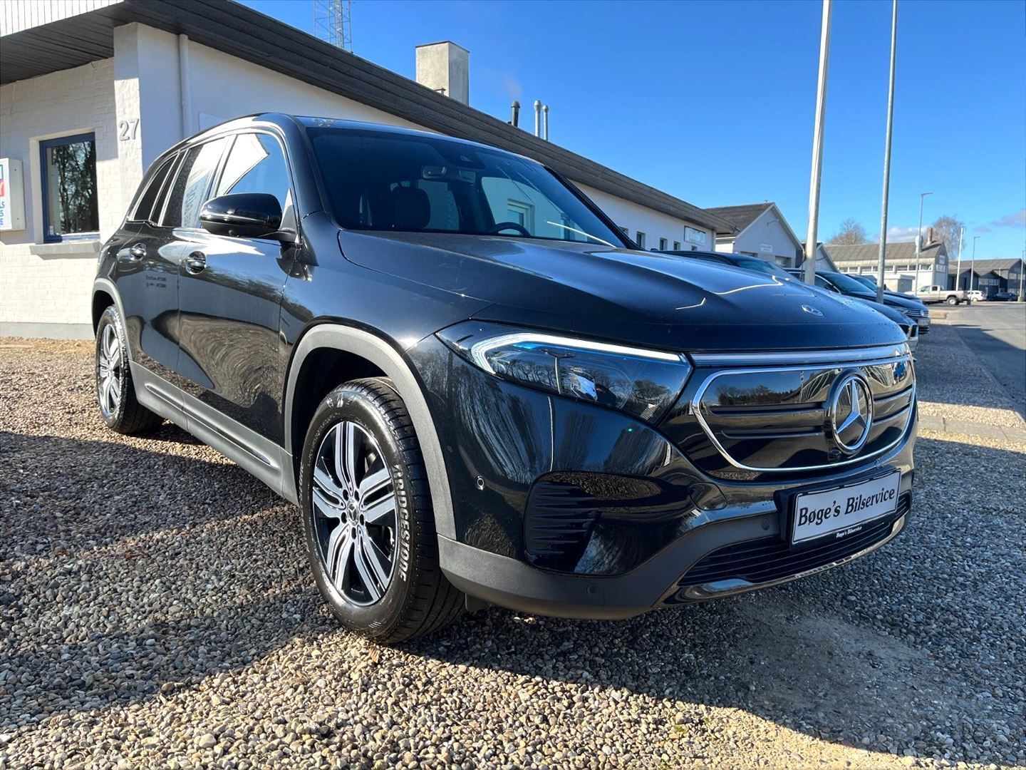 Sort Mercedes EQB 250 fra 2023