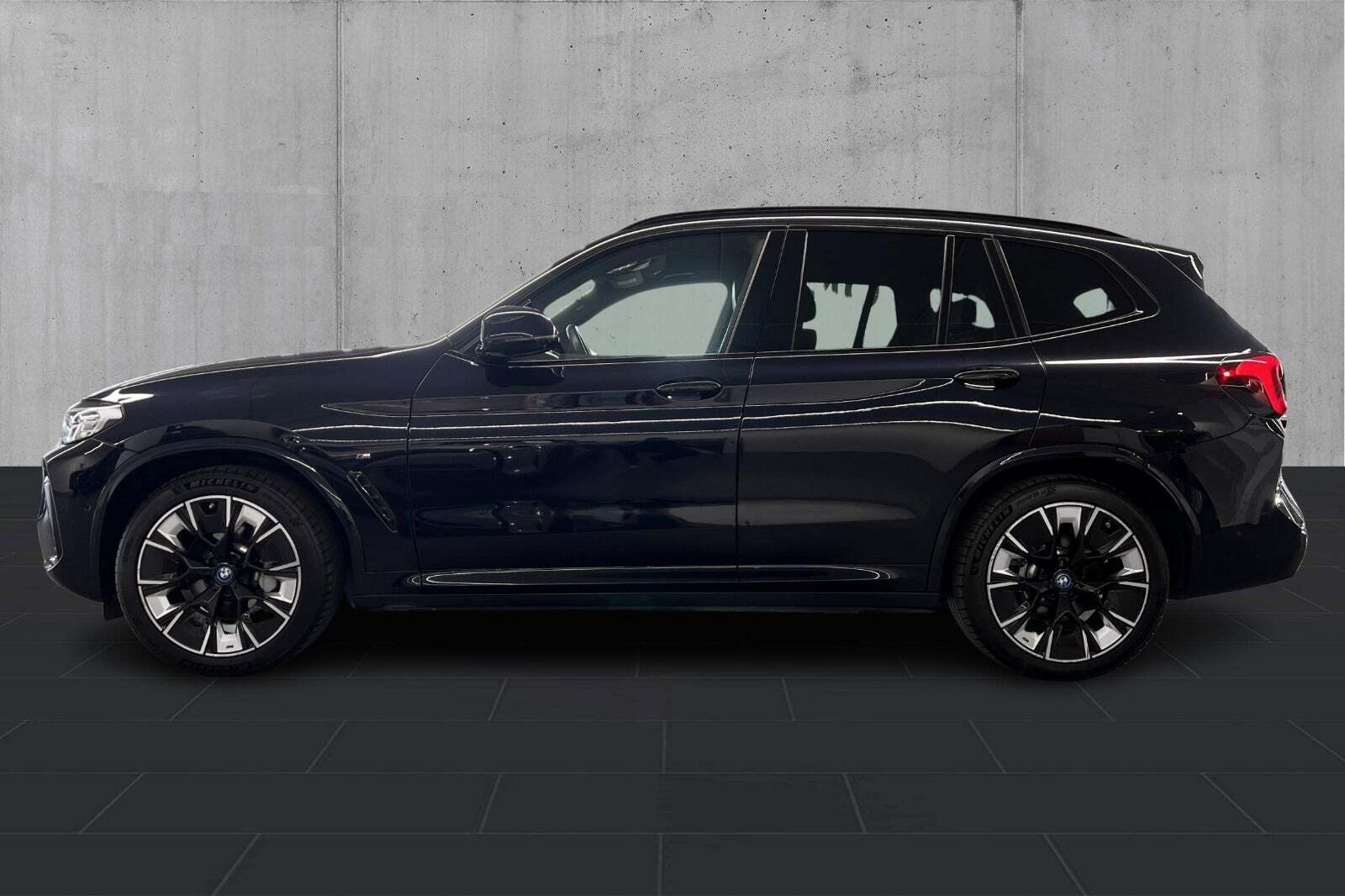 Sort BMW iX3 fra 2021