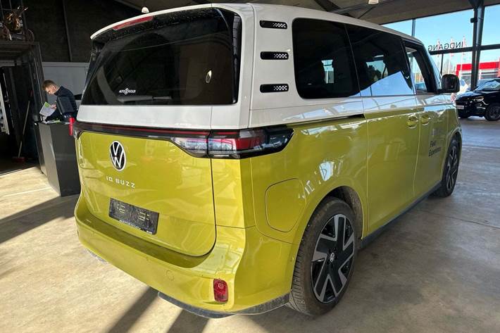 Gul VW ID.Buzz fra 2024