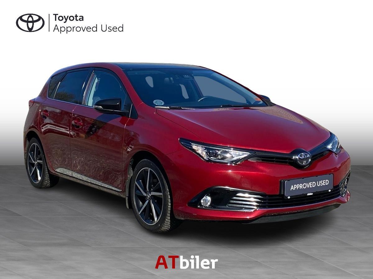 Rød Toyota Auris fra 2018