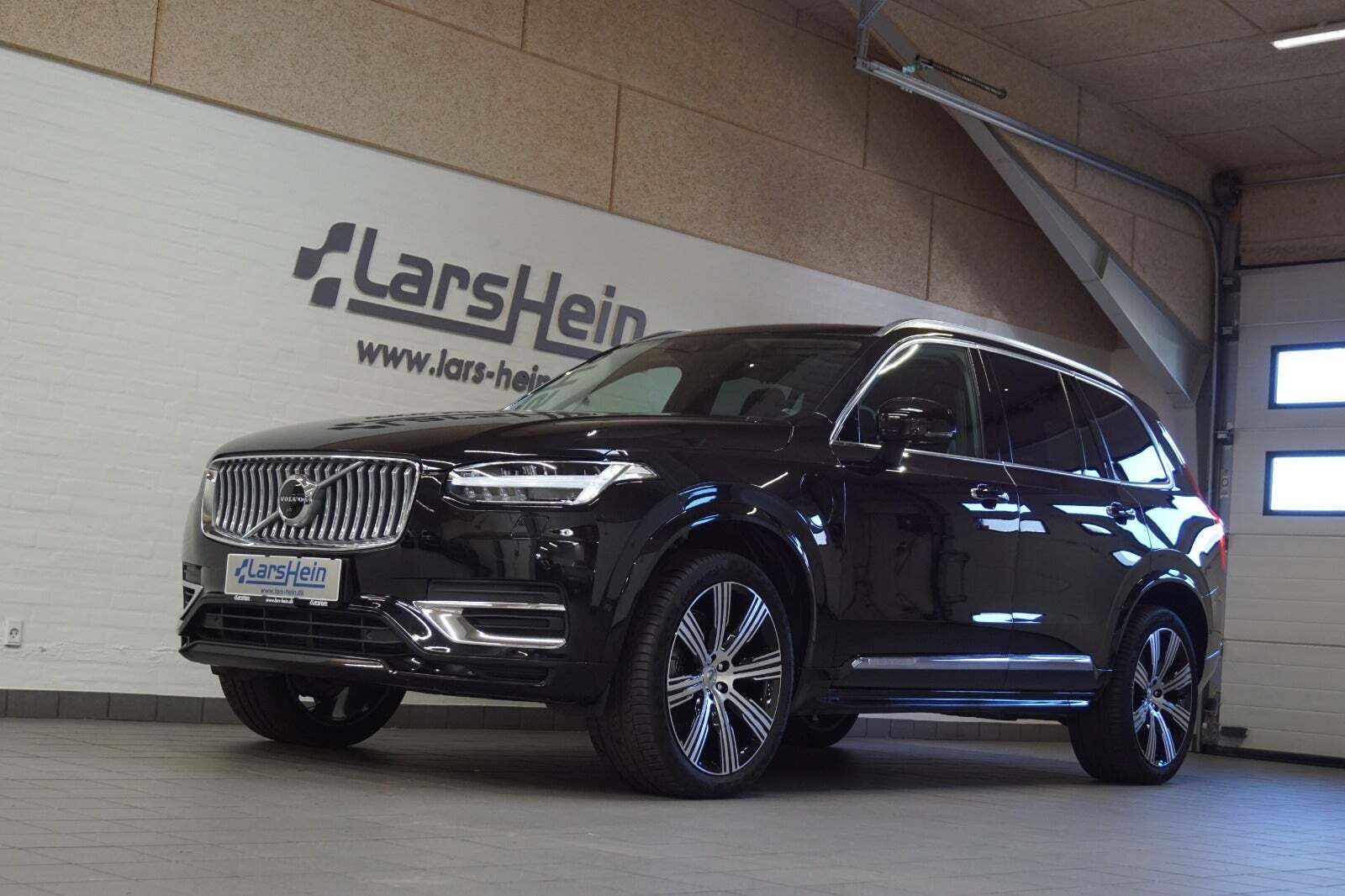 Sort Volvo XC90 fra 2022 set udefra