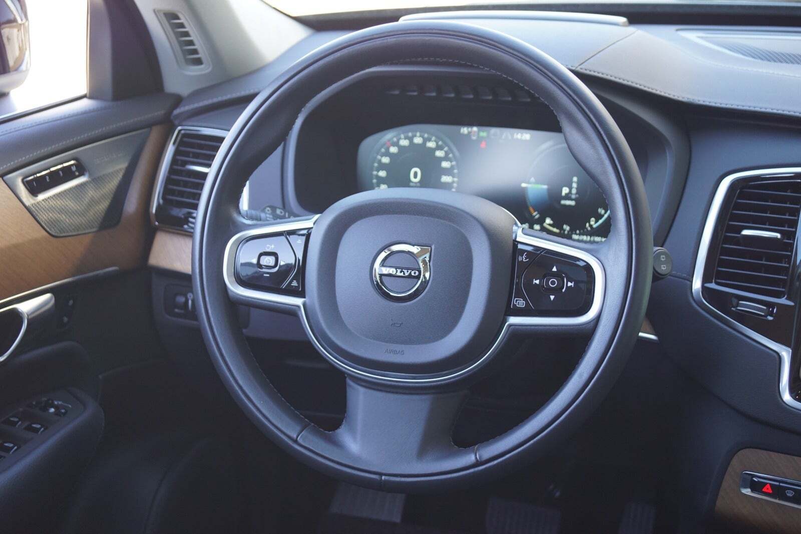 Sort Volvo XC90 fra 2022