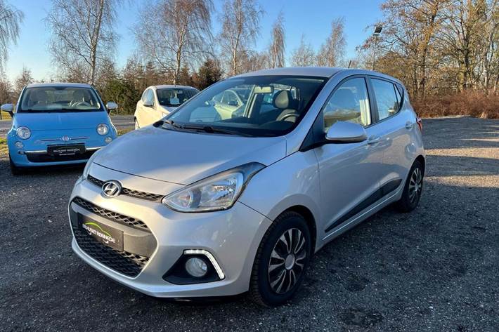 Sølv Hyundai i10 fra 2015