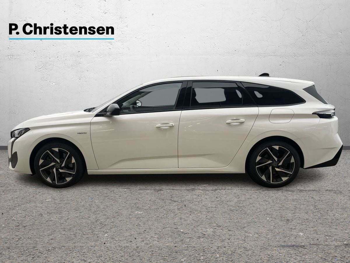 Hvid Peugeot 308 fra 2023