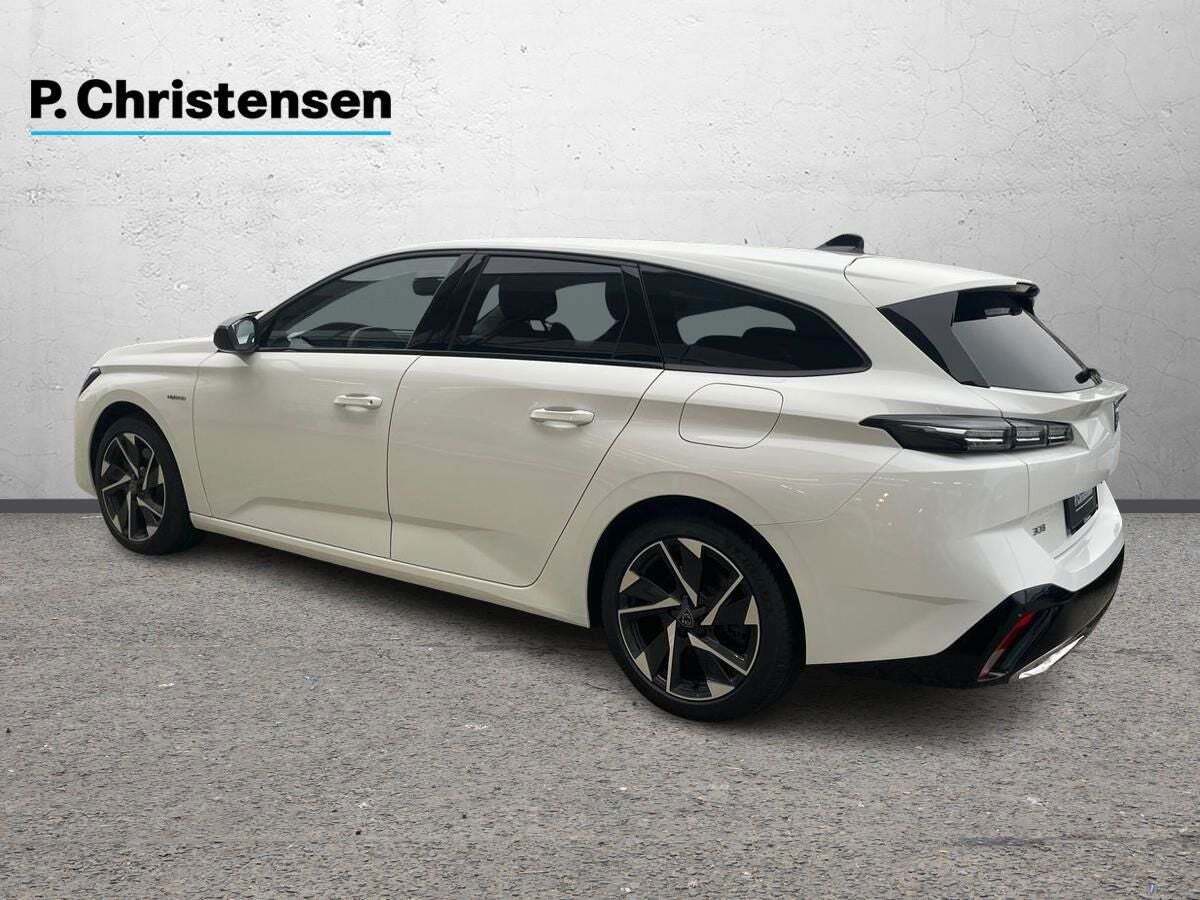 Hvid Peugeot 308 fra 2023