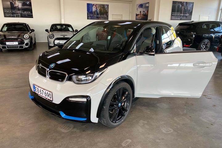 Hvid BMW i3s fra 2020 set udefra