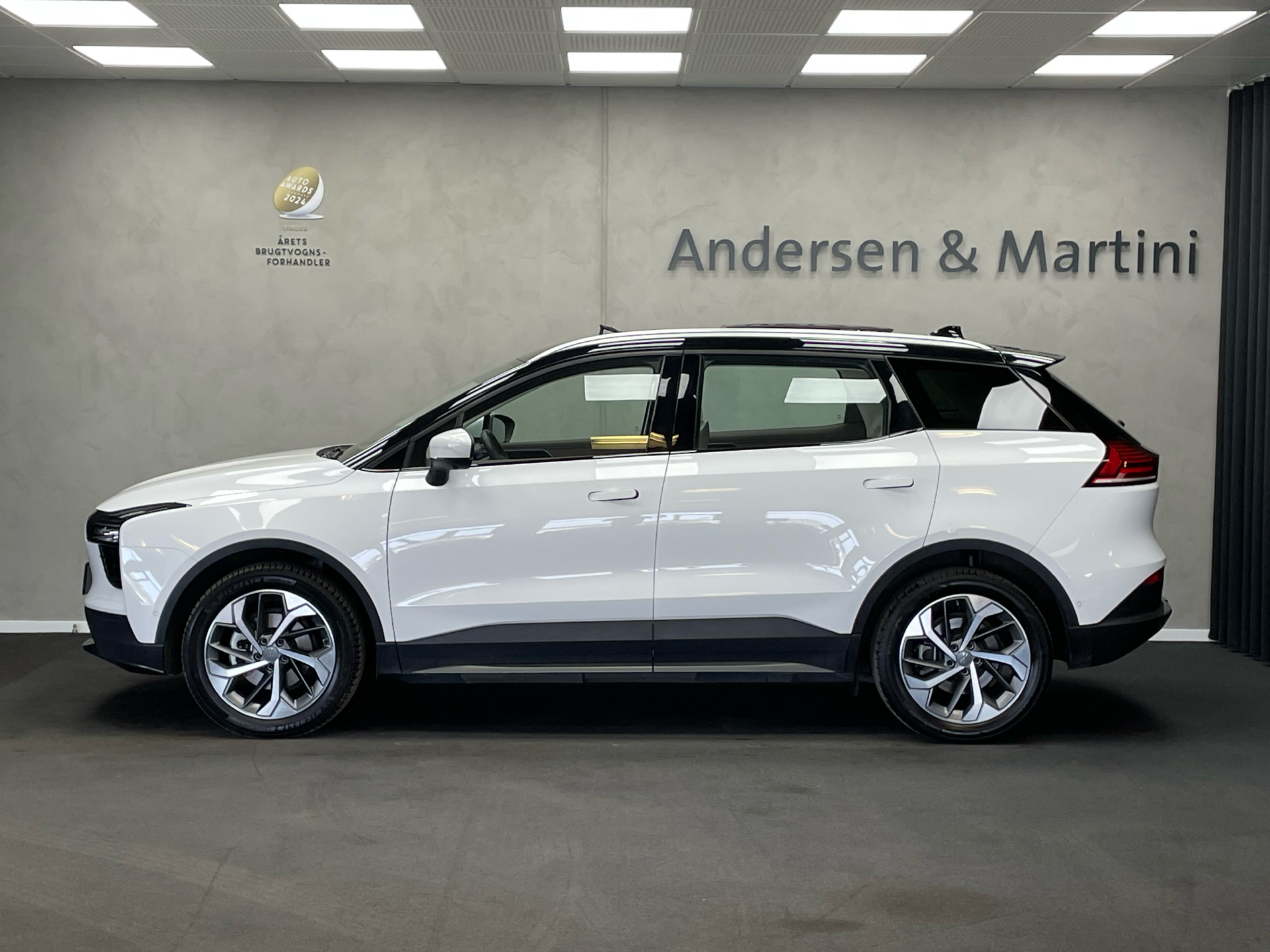 Hvid Aiways U5 fra 2022