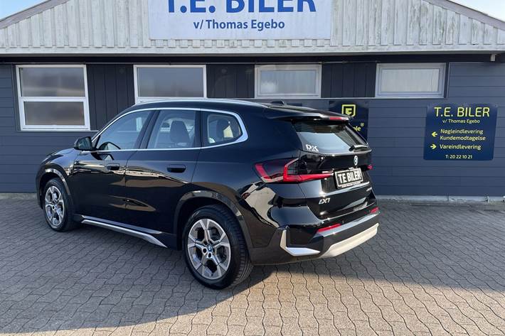 Sort BMW iX1 fra 2023